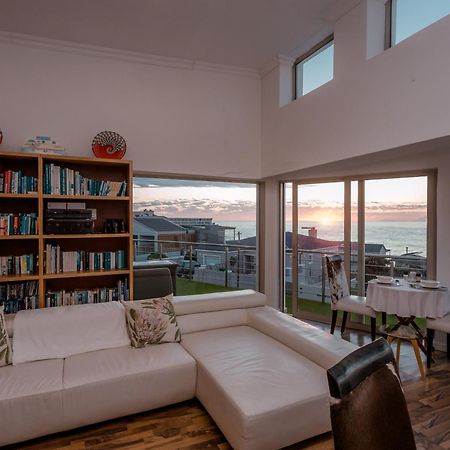 Sea Star Lodge Gansbaai Buitenkant foto