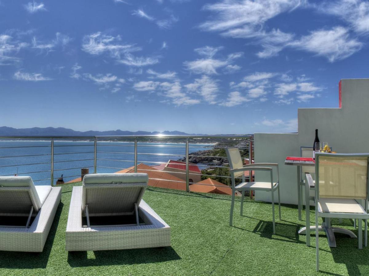 Sea Star Lodge Gansbaai Buitenkant foto