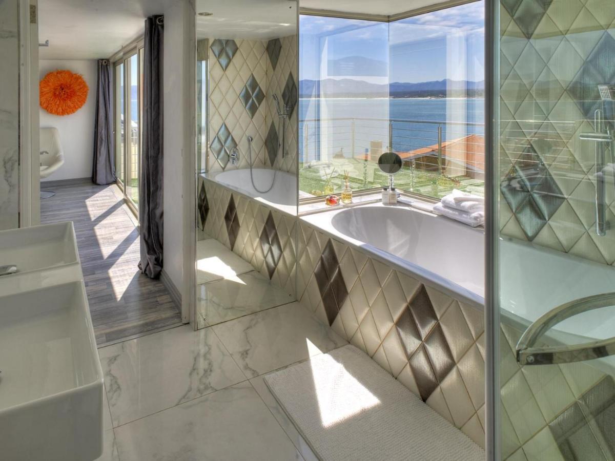 Sea Star Lodge Gansbaai Buitenkant foto