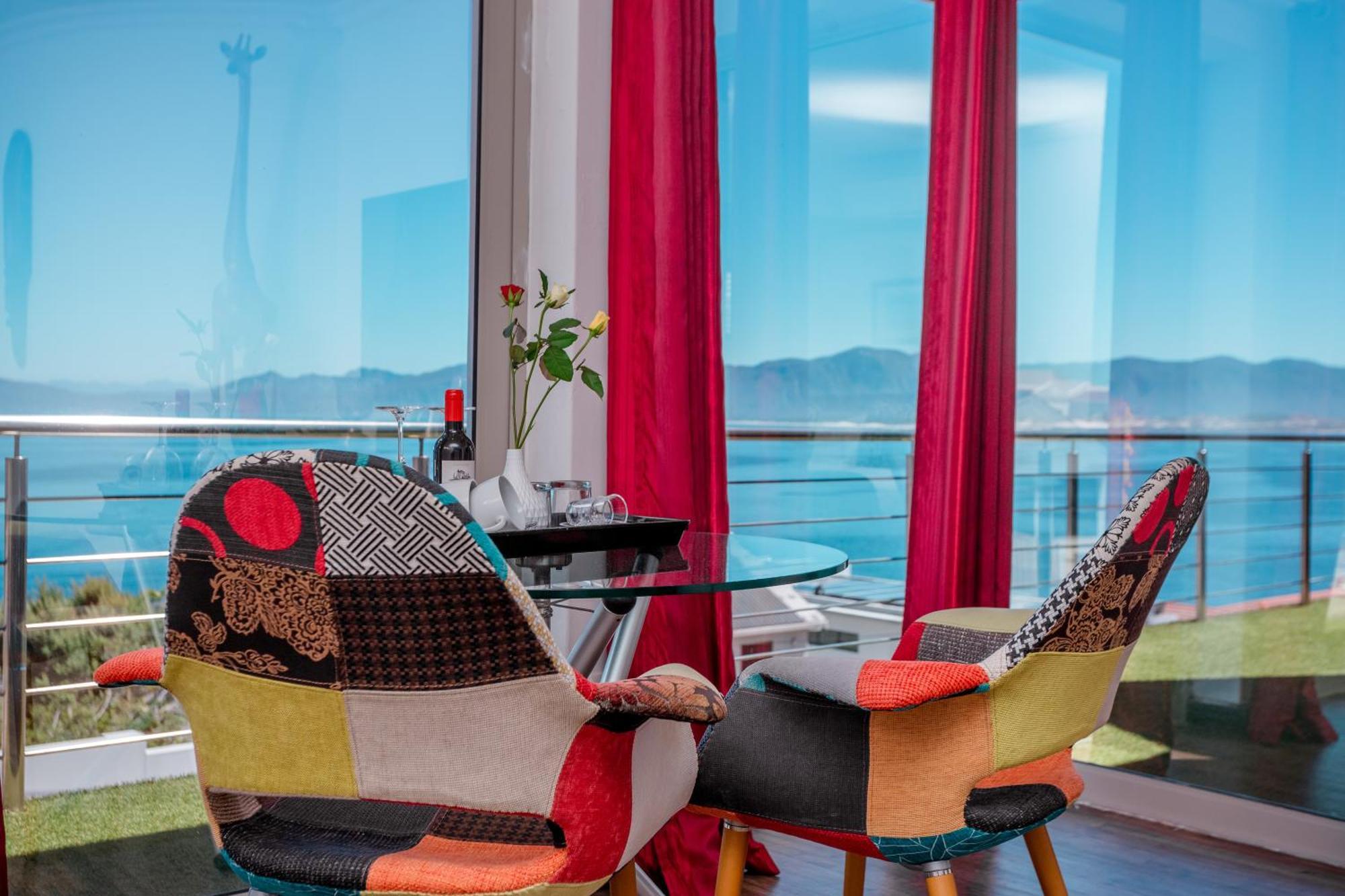 Sea Star Lodge Gansbaai Buitenkant foto